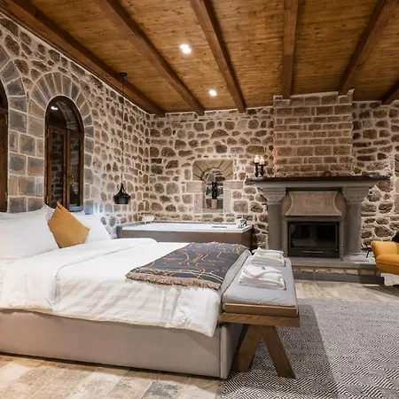 Lodge Helen Voskopojë